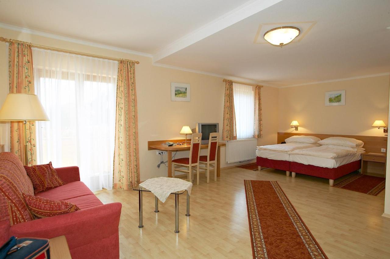 Familiengasthof Pension Oedenhof Санкт-Корона-ам-Вексель Экстерьер фото